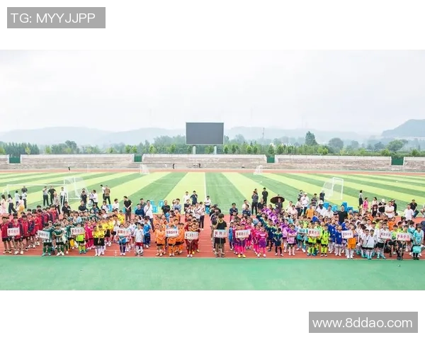 大亮足球：探索足球的魅力与激情，助力青少年成长与梦想实现