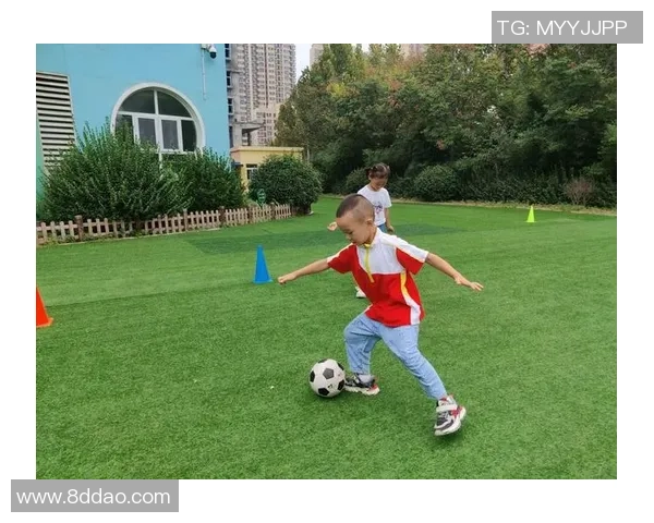 畅享足球足球游戏的乐趣与激情体验，尽情释放你的运动天赋与团队合作精神