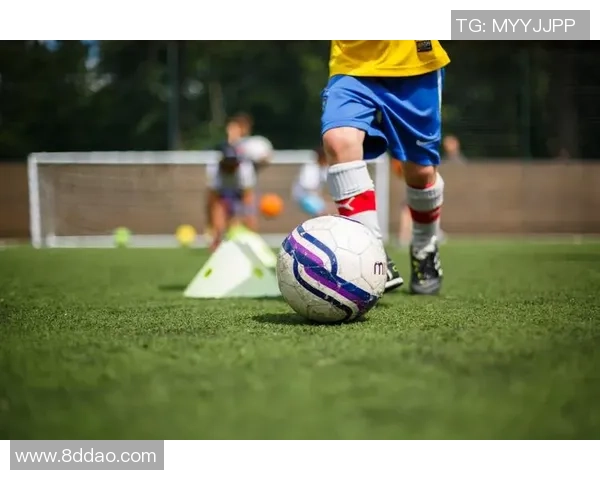 足球运动的魅力与乐趣让每个人都能轻松享受踢球的快乐