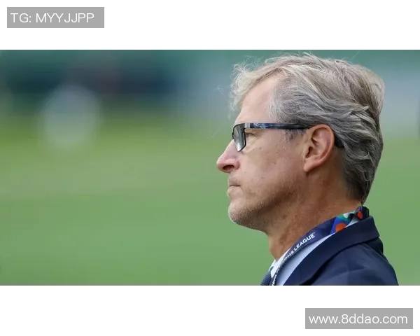 邓伟业足球的崛起与发展探索：从青训到职业联赛的成功之路